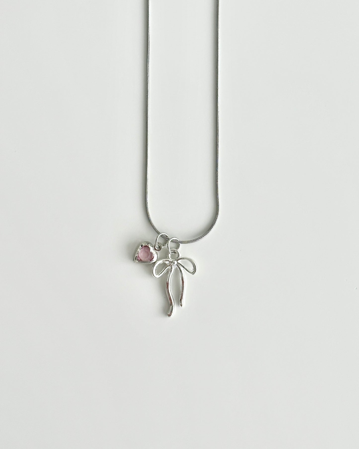 Sweet bow necklace