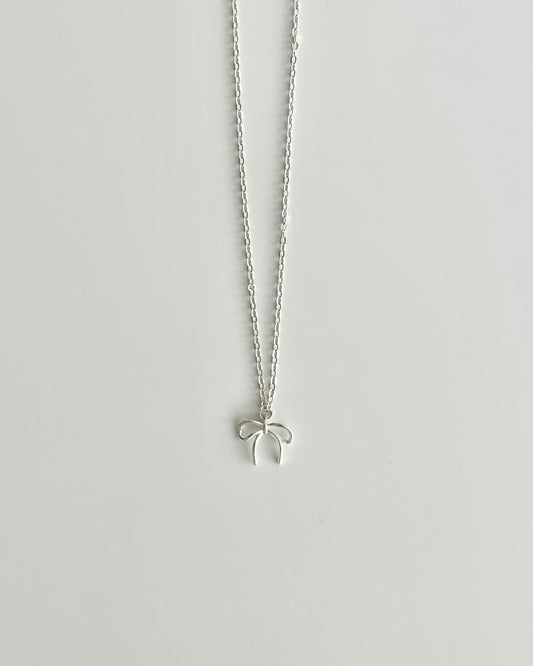 Daily bow necklace