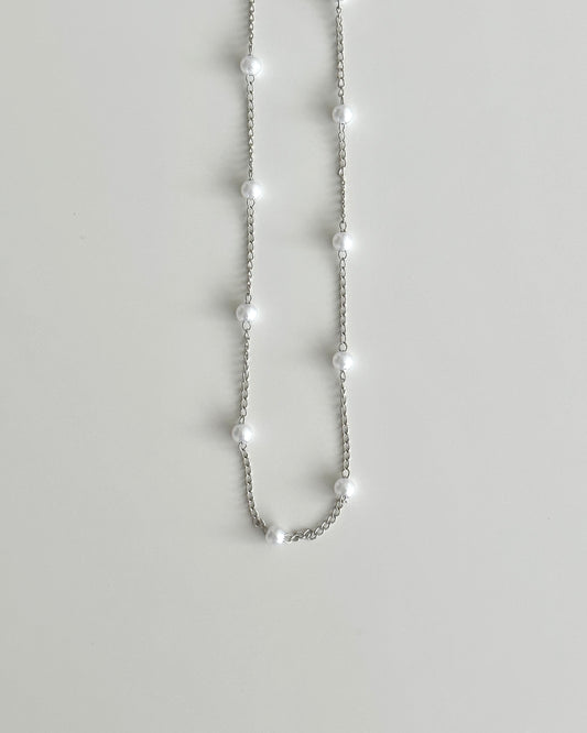 Silver pearl necklace
