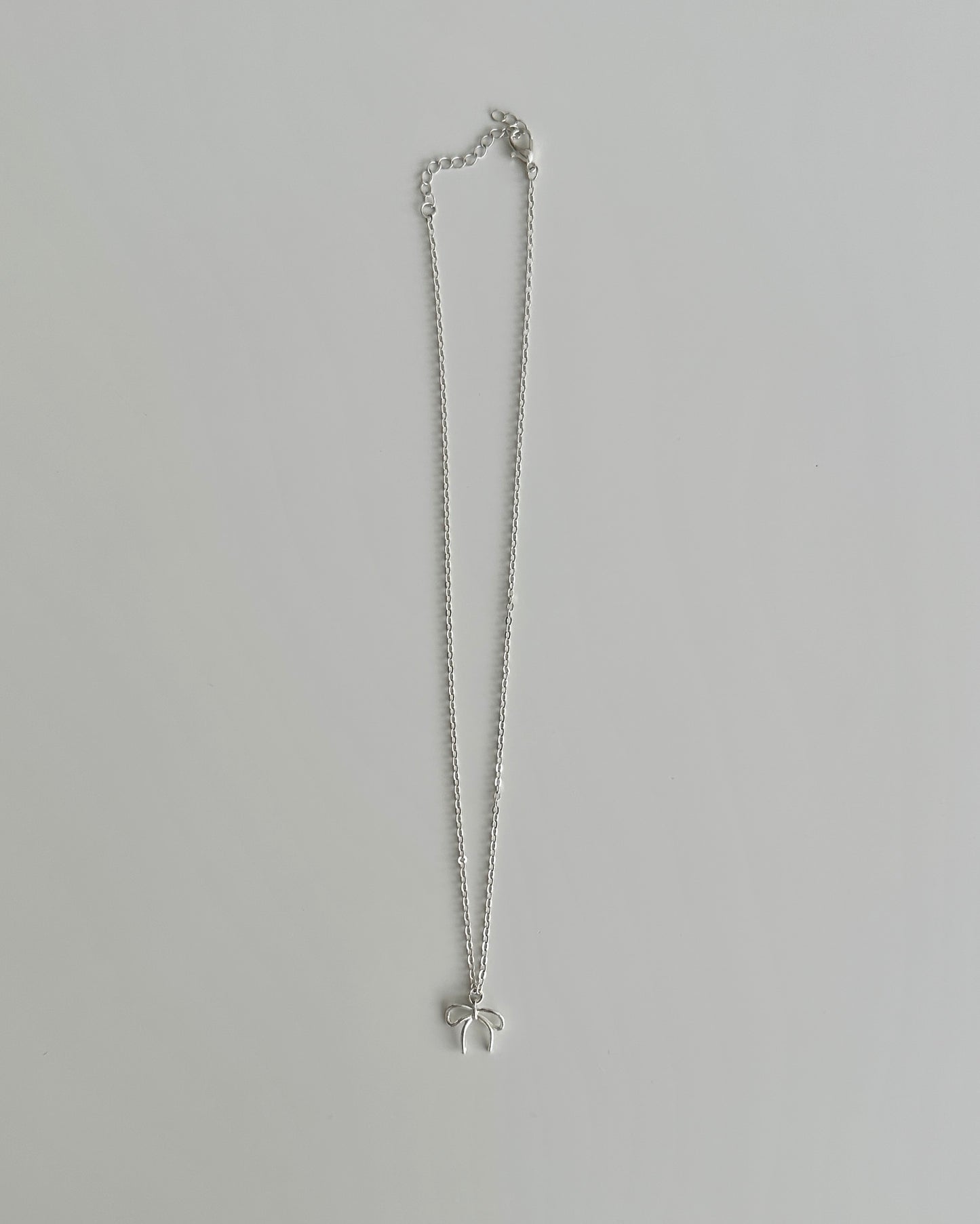 Daily bow necklace